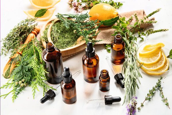 5 Ways Essential Oils Can Calm Face Swelling Overnight